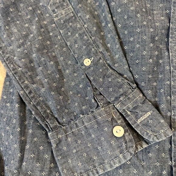 J. Crew chambray button-down shirt in diamond-pattern blue, size S - Picture 4 of 5